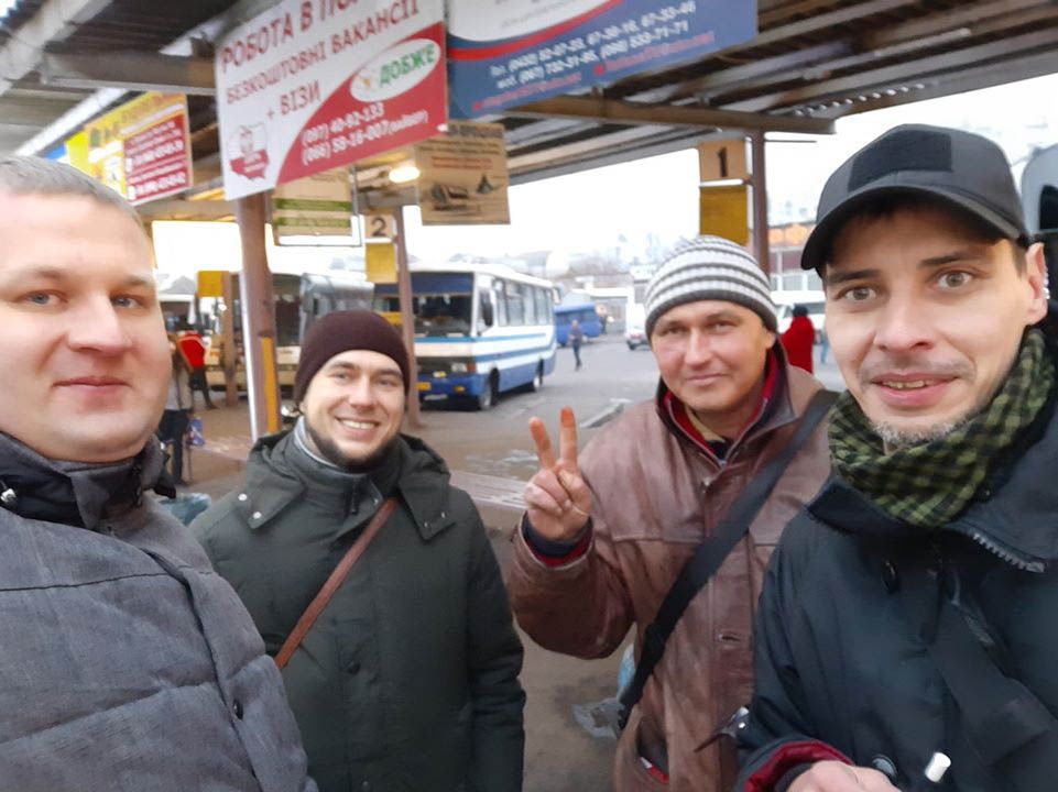 Пограбованого бійця врятували волонтери